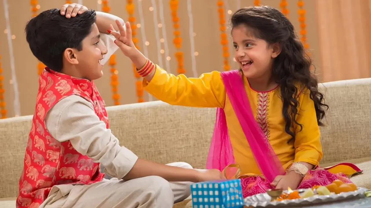 भाई दूज और रक्षाबंधन में क्या अंतर है? जानिए एक-दूसरे से कैसे अलग हैं दोनों पर्व