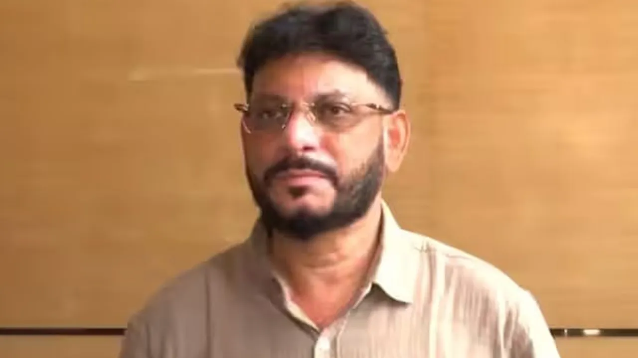 एआईएमआईएम ने महागठबंधन पर सवाल उठाते हुए कहा कि सिर्फ़ 19 प्रतिशत मुसलमान ही वोट देंगे, जबकि 2 प्रतिशत वोट वाले उप-मुख्यमंत्री बनेंगे!