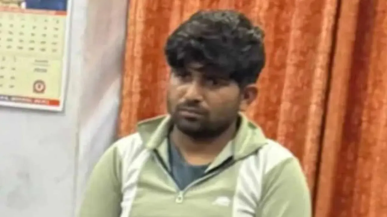 डॉक्टर बनकर आया ठग, जल्द पेमेंट करने को कहा और मरीजों से लाखों की कर ली ठगी