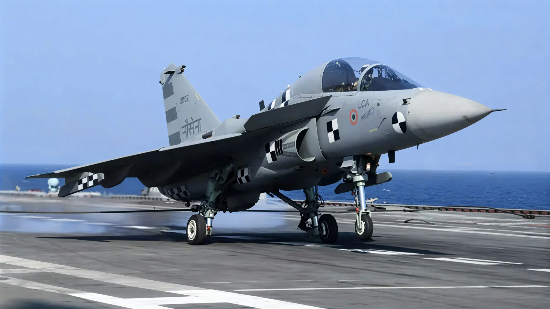 ब्रेक फेल होने से तेजस विमान रनवे से आगे निकला, 30 विमान करवाए ग्राउंड