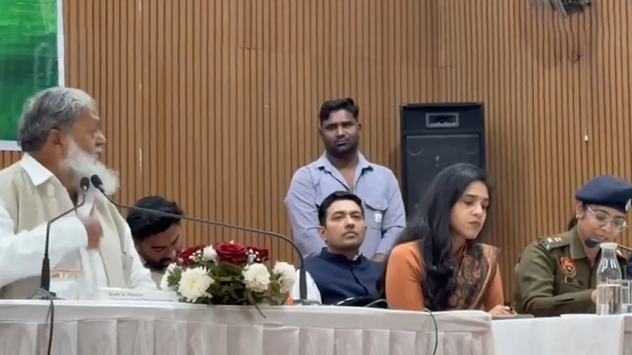 मंत्री ने कहा-पुलिस अधिकारी को सस्पेंड करो, एसपी ने कहा-मेरे पास अधिकार नहीं है, मंत्री ने कहा-अधिकार नहीं है तो यहां से उठ जाओ