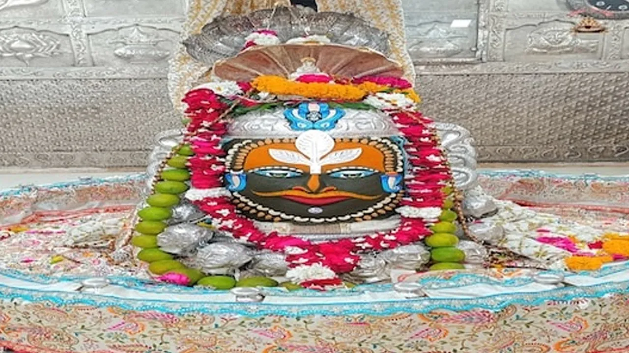महाशिवरात्रि कल, शिवालय सजाए गए, जानिए भगवान शिव के लिए बेल पत्र, धतूरा, केसर, शहद क्यों महत्वपूर्ण है?
