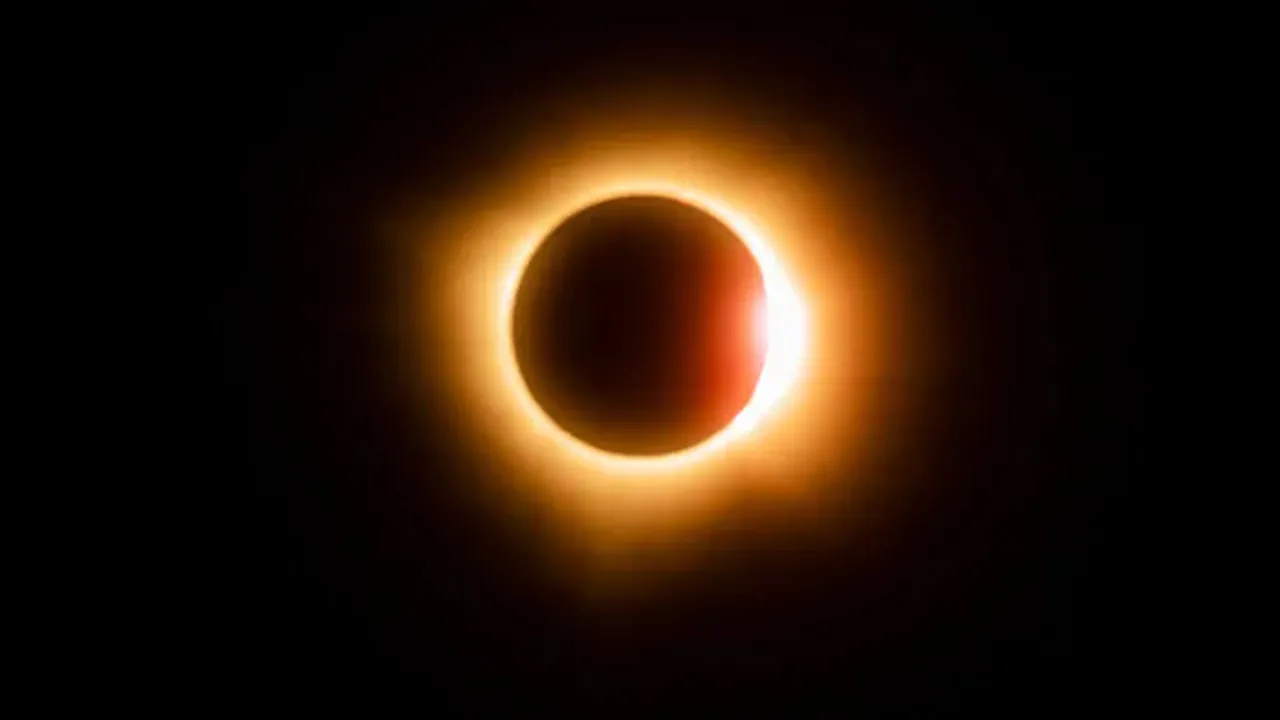 Solar eclipse 4