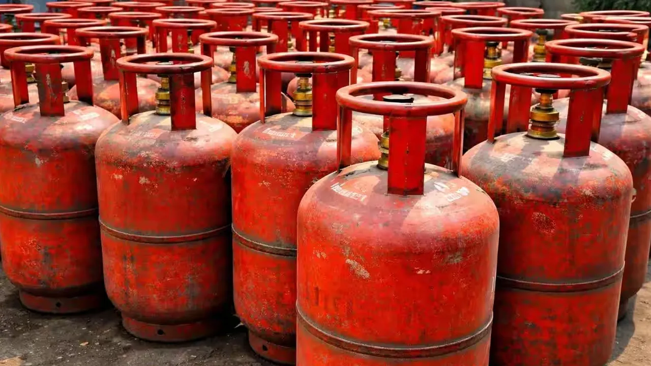 LPG सिलेंडर बुकिंग के नियमों में बड़ा बदलाव: अब 21 दिन के अंतराल के बाद ही मिलेगा दूसरा गैस सिलेंडर