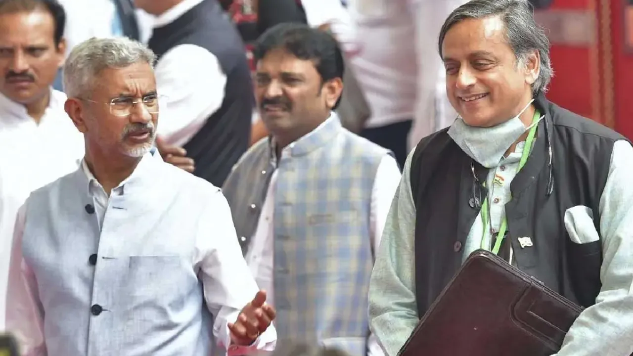 ईरान मुद्दे पर भारत की चुप्पी कायरता नहीं है: शशि थरूर का रुख कांग्रेस से अलग