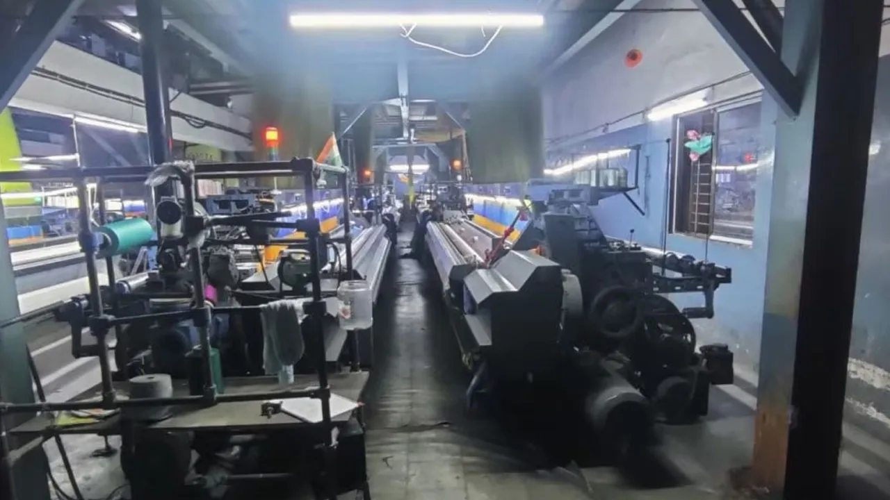 टेक्सटाइल उद्योग पर युद्ध का असर: 400 से अधिक मिलें हफ्ते में दो दिन रह सकते हैं बंद; मजदूरों पर बड़ा संकट- रुकें या घर लौटें