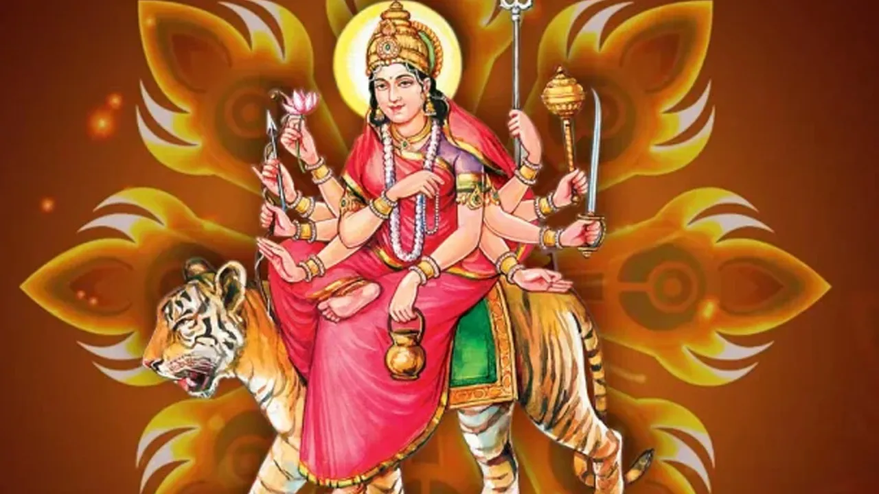 नवरात्रि का तीसरा दिन : जानें मां चंद्रघंटा के दस हाथों और दिव्य स्वरूप का रहस्य