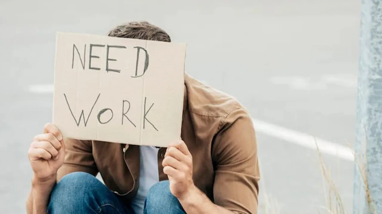 देश में 40 प्रतिशत स्नातकों को नौकरी नहीं मिलती; अज़ीम प्रेमजी विश्वविद्यालय की रिपोर्ट में हुआ खुलासा!