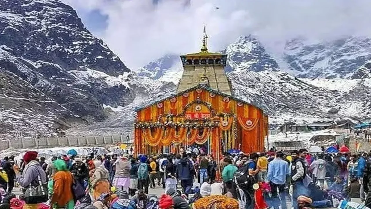 युद्ध का साया चारधाम यात्रा पर भी दिख रहा, श्रद्धालुओं में उत्साह कम, रजिस्ट्रेशन कम होने से पर्यटन करोबार पर पड़ेगा असर