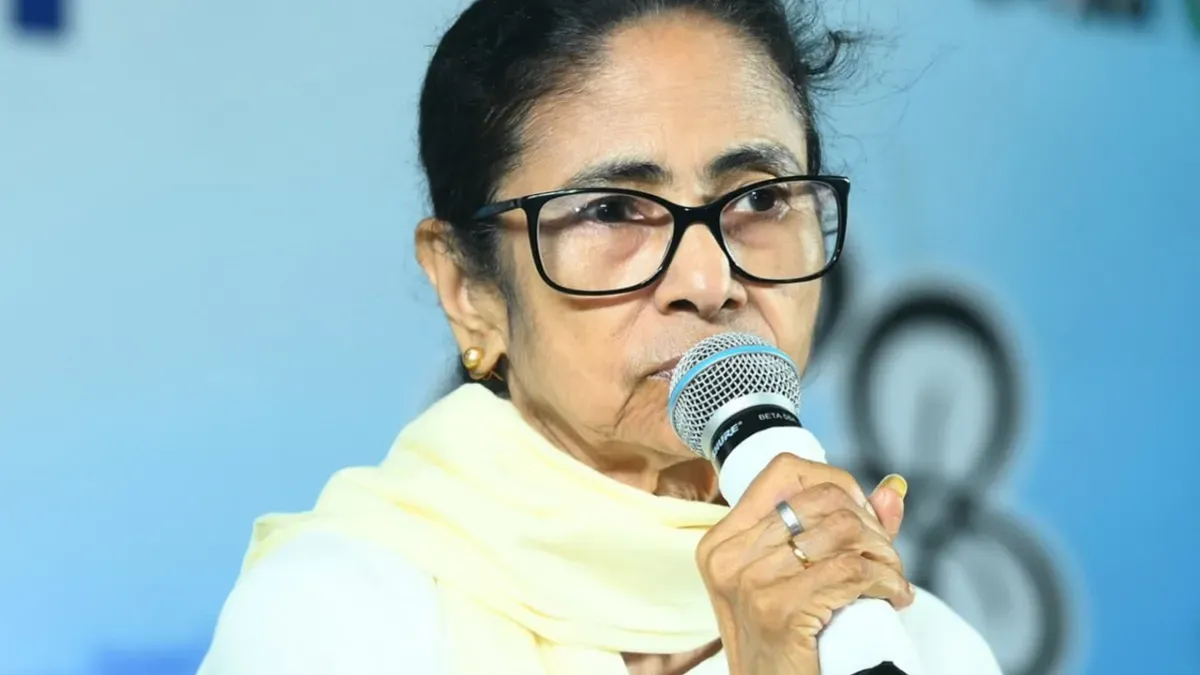 बंगाल: आखिर ममता बनर्जी ने कभी शादी क्यों नहीं की? जानिए सफेद साड़ी पहनने के पीछे का रहस्य