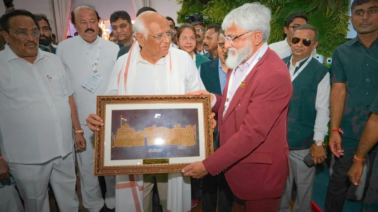 सूरत में पहली बार वाइब्रेंट गुजरात रीजनल कॉन्फ्रेंस: जापान, सिंगापुर जैसे देशों के प्रतिनिधि पहुंचे, निवेश का बड़ा हब बनेगा दक्षिण गुजरात