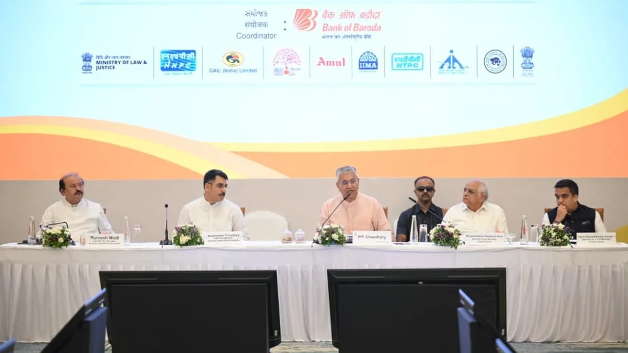 गांधीनगर: देश में एक साथ चुनाव कराने से सात लाख करोड़ रुपये की बचत संभव; जीडीपी भी सुधरेगा और गरीबी भी कम होगी, जानिए कैसे?