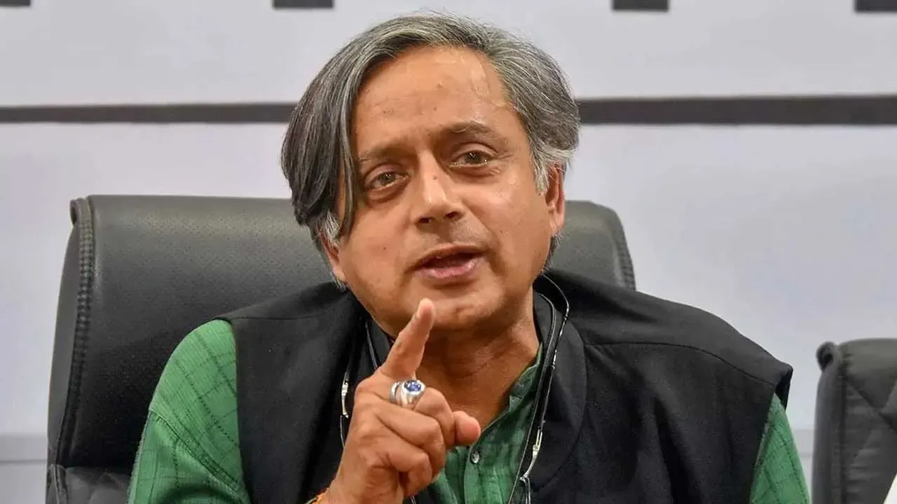 'केरल में SIR से मतदाता सूची साफ हो गई और कांग्रेस को फायदा हुआ, बंगाल में...' शशि थरूर ने समझाया वोटों का गणित