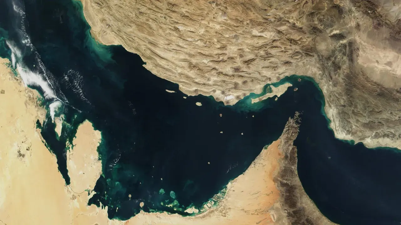 strait-of-hormuz11 