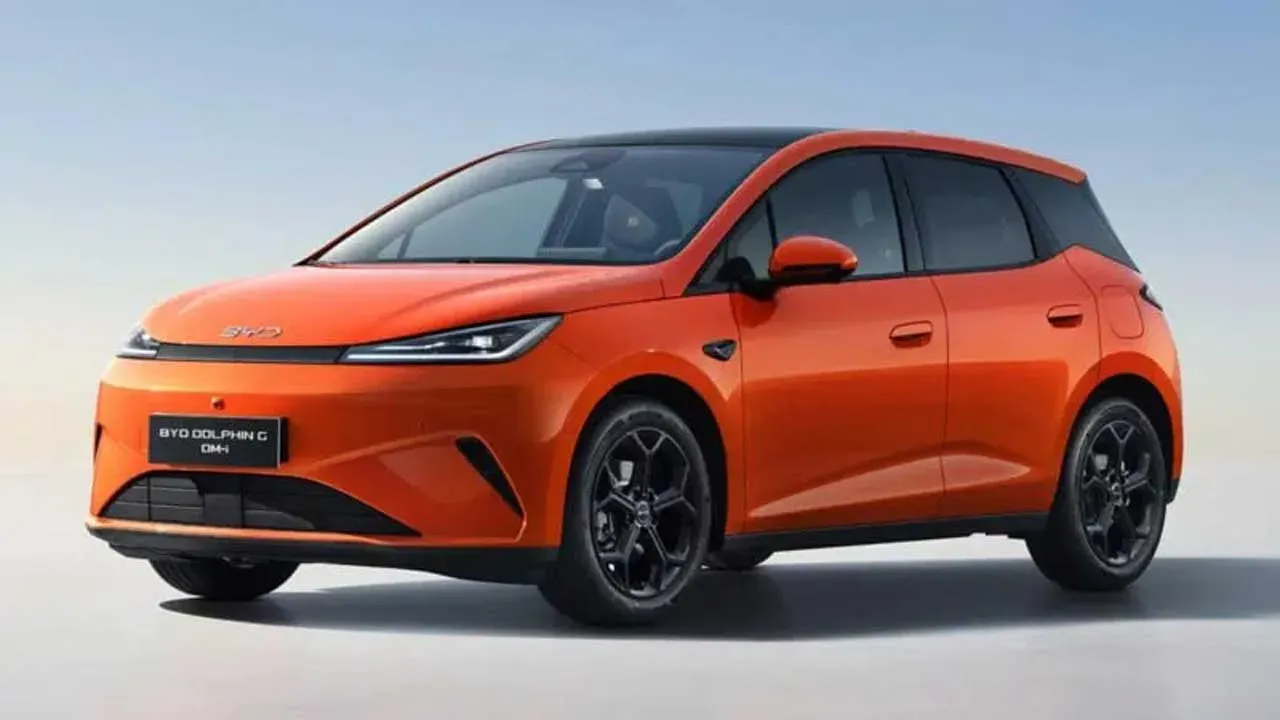 BYD ने शक्तिशाली EV कार डॉल्फिन लॉन्च की; 1000 किमी रेंज और पेट्रोल से भी चलेगी