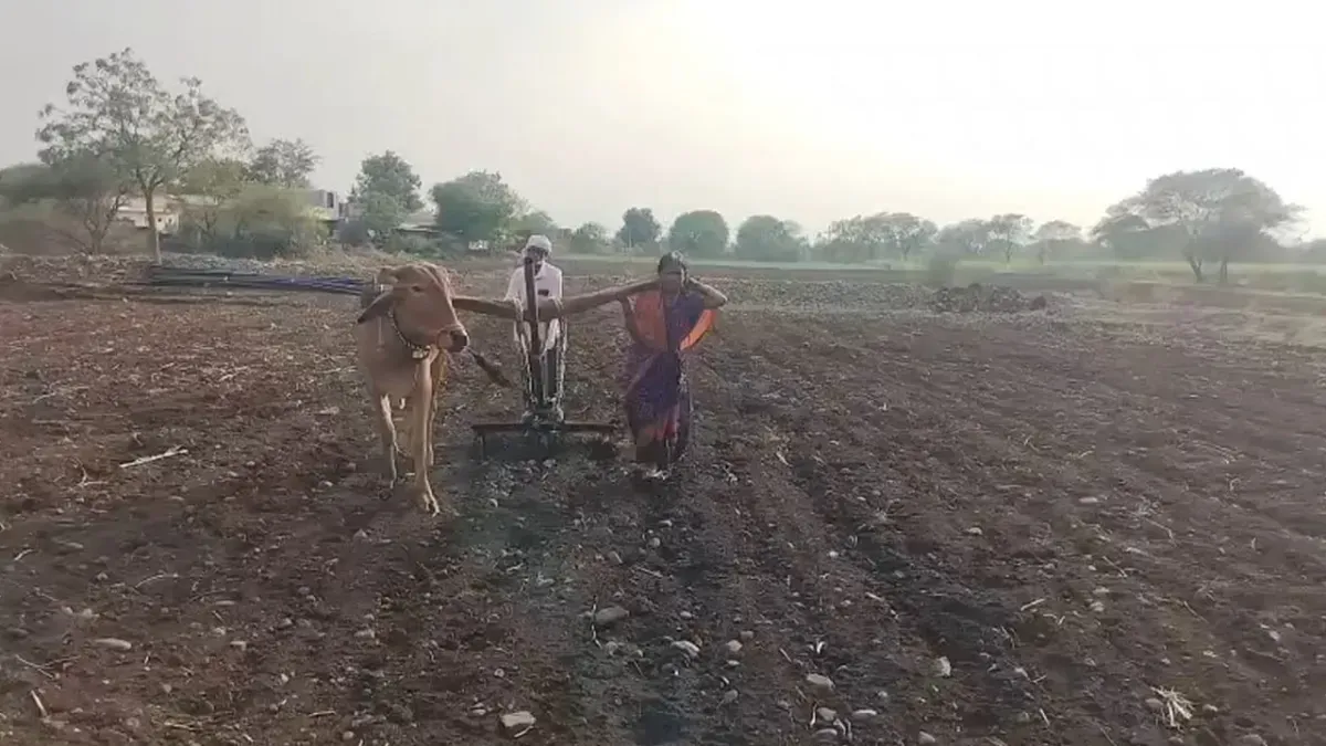 latur-woman4 