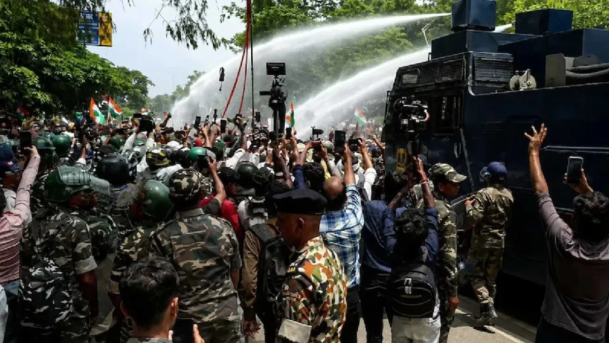 झारखंड विधानसभा घेराव: छात्रों पर लाठीचार्ज, BJP नेता भी विरोध-प्रदर्शन में शामिल हुए