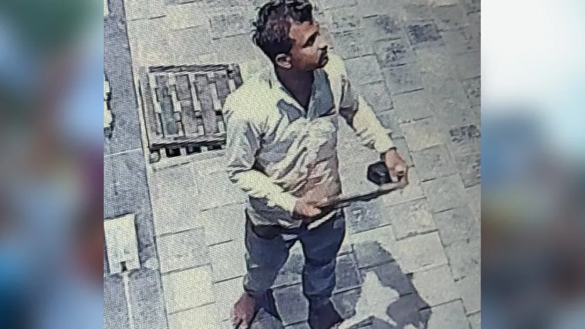 वाराणसी में ऑफिस में घुसा चोर, कॉफी पी, नाचा, नहाया फिर 4.71 लाख की बाइक लेकर रफूचक्कर हुआ
