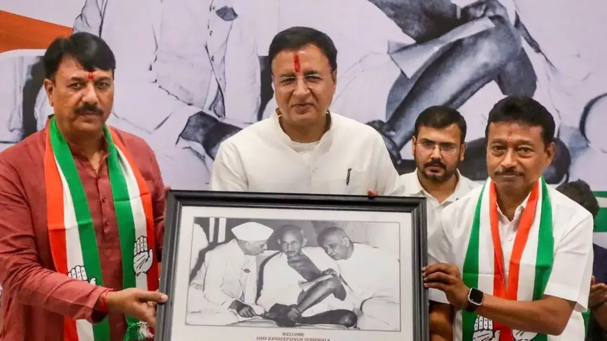 गुजरात जीतने की तैयारी! प्रभारी बनते ही सुरजेवाला ने बनाया प्लान; कांग्रेस के लिए तीन मुख्य मुद्दे तय किए