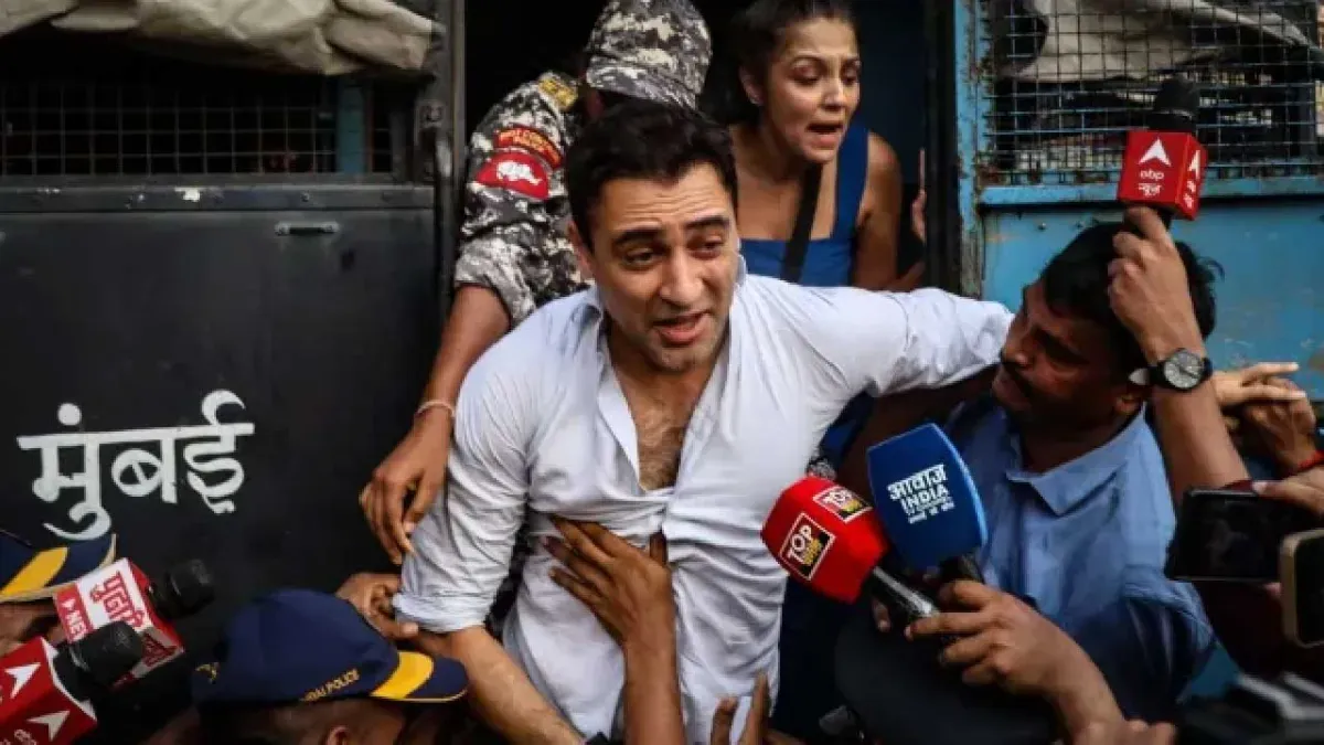 मुंबई में ज्ञानेश कुमार के खिलाफ प्रोटेस्ट करने वाले इमरान खान को 28 अक्टूबर तक भारत छोड़ने का ऑर्डर