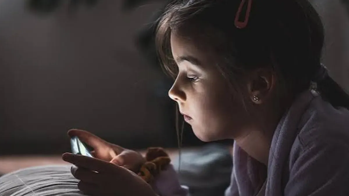 2 साल के बच्चे के लिए कितना होना चाहिए स्क्रीन टाइम? WHO ने बताया...