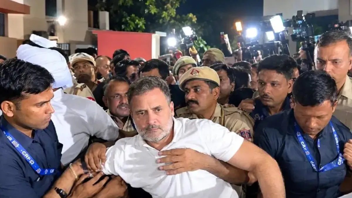 सुबह कूच, शाम को धरना और रात में हिरासत और FIR... राहुल के मेगा विरोध प्रदर्शन में क्या-क्या हुआ?
