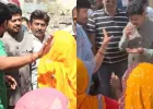 'यह पानी पीकर दिखाओ!' गंदे पानी से नाराज़ निवासियों ने BJP MLA को पानी का गिलास पकड़ा दिया