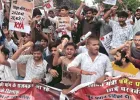 NEET पेपर लीक मामले पर देशभर में प्रदर्शन, बिहार बंद के दौरान कई जिलों में हिंसा; पुलिस-छात्रों में झड़प