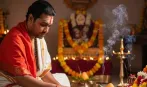 अमेरिका में पुजारी कितना कमाते हैं? जानिए एक पूजा के लिए उन्हें कितने डॉलर मिलते हैं