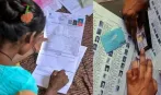कर्नाटक: जाति पूछी, फिर घर से निकाल दिया! SIR सर्वे के दौरान महिला BLO के साथ बदसलूकी