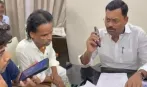 बिहार: मंत्रीजी लाउडस्पीकर पर सुन रहे थे, तभी कर्मचारी ने 50,000 की रिश्वत मांगी, नौकरी से निकाल दिया गया, वीडियो वायरल