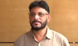 एआईएमआईएम ने महागठबंधन पर सवाल उठाते हुए कहा कि सिर्फ़ 19 प्रतिशत मुसलमान ही वोट देंगे, जबकि 2 प्रतिशत वोट वाले उप-मुख्यमंत्री बनेंगे!