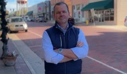 अगर कोई बॉस है, तो वो है! अमेरिकी CEO ने कंपनी बेचकर कर्मचारियों में बांटे 2000 करोड़ रुपये