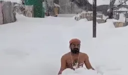 ऐसी तपस्या आपने कभी नहीं देखी होगी, बद्रीनाथ में माइनस 15 डिग्री में बर्फ के बीच 15 साधक योग और ध्यान में लीन हैं; मकसद- लोक कल्याण
