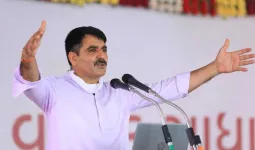 शंकरभाई चौधरी: जिन्होंने पशुपालन, कृषि, सहकारिता और राजनीति में अपनी ज़िम्मेदारियां निभाकर बदली कई लोगों की तकदीर