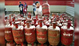 भारत के कई राज्यों में कॉमर्शियल गैस सिलेंडर की सप्लाई हुई बंद