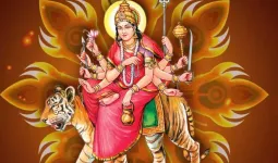 नवरात्रि का तीसरा दिन : जानें मां चंद्रघंटा के दस हाथों और दिव्य स्वरूप का रहस्य