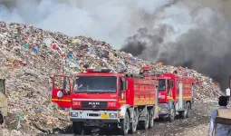 11 दिनों से जल रहा है खजोद डंपिंग साइट, लोगों का दम घुट रहा, जहरीले धुएं से बच्चों-बुजुर्गों का स्वास्थ्य बिगड़ा, जिम्मेवार कौन?