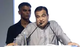 फ्यूल सिस्टम में बड़े बदलाव की तैयारी: अब पेट्रोल-डीज़ल से गाड़ियां नहीं चलेंगी, गडकरी ने ऑटो कंपनियों को दी चेतावनी