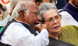 कर्नाटक: 'हमारे सभी फैसले सोनिया गांधी लेती हैं', कांग्रेस अध्यक्ष खड़गे ऐसा क्यों कहते हैं?