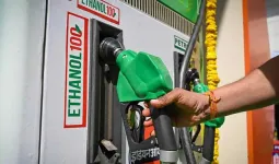 इथेनॉल ब्लेंड ईंधन से बढ़ी चिंता, 43% लोगों ने नई गाड़ी खरीदने का फैसला टाल सकते हैं
