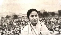 पश्चिम बंगाल: क्या अपना अस्तित्व बचा पाएगी TMC? 28 साल में सबसे बड़े संकट से घिरी ममता बनर्जी की पार्टी