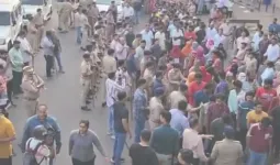 गुजरात में आधी रात पुलिस का बड़ा ऑपरेशन, 320 से ज्यादा संदिग्ध बांग्लादेशी हिरासत में