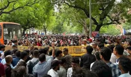 देशभर में प्रदर्शन और बवाल के बाद भी सरकार धर्मेंद्र प्रधान का इस्तीफा क्यों नहीं ले रही है, मोदी की छवि समेत इसके पीछे कई बड़े कारण हैं…