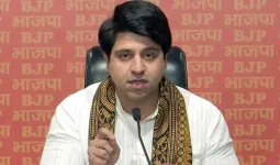 टैक्स देकर मध्यम वर्ग को क्या मिलता है? भाजपा से नाता तोड़ने के बाद शहजाद पूनावाला ने सरकार से पूछे सवाल
