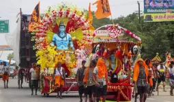 आस्था से अर्थव्यवस्था तक... कांवड़ यात्रा सिर्फ श्रद्धा का प्रतीक ही नहीं, चलता है ₹10,000 करोड़ का कारोबार
