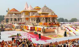 चंदा चोरी विवाद के बीच राम मंदिर में भक्तों के लिए बदल गई दर्शन व्यवस्था, क्या-क्या बदलाव हुए, अयोध्या जाने से पहले जान लें…