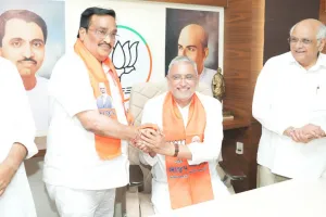 सूरत दौरे के दौरान... क्या जगदीश पंचाल सीआर पाटिल के महल में आतिथ्य का आनंद लेंगे या किसी साधारण कार्यकर्ता के घर जाएंगे?