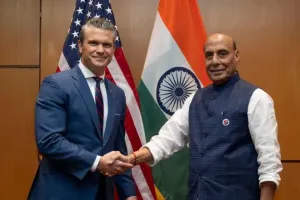 टैरिफ विवाद के बीच भारत-अमेरिका ने 10 साल के रक्षा समझौते पर हस्ताक्षर किए