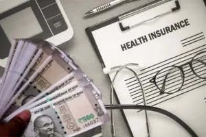 हेल्थ इंश्योरेंस धारकों को बड़ी राहत मिलने वाली है, साल 2026 में प्रीमियम में कोई बढ़ोतरी नहीं होगी।